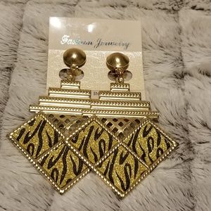 Fashion earrings